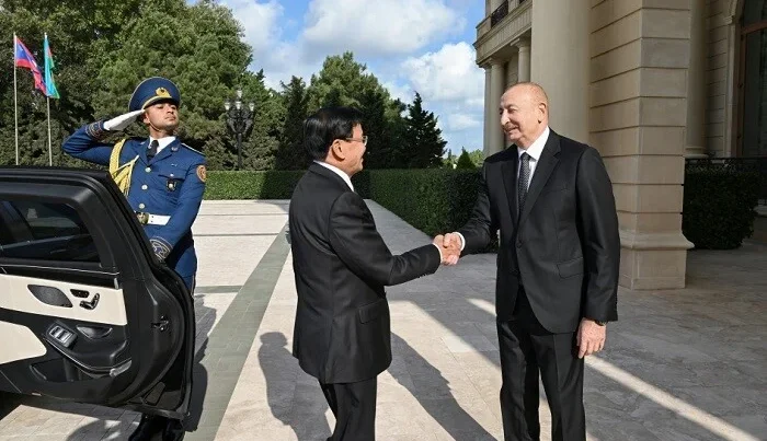 Laos prezidentinin Bakıda rəsmi qarşılanma mərasimi oldu