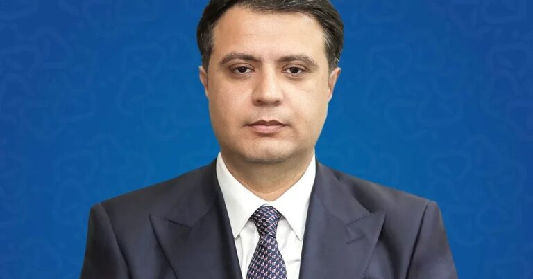 Maliyyə nazirinin yeni müavini kimdir? – Dosye