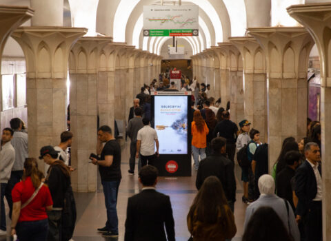 Bakı metrosundakı reklam monitorları niyə söndürülüb? – RƏSMİ AÇIQLAMA