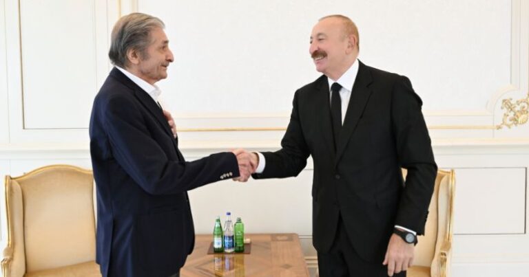 Prezident İlham Əliyev Fərhad Xəlilova “İstiqlal” ordenini təqdim edib