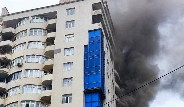 Ceyranbatanda yaşayış binasında yanğın başladı