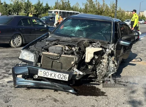 Sumqayıtda mikroavtobusla minik avtomobili toqquşdu: Xəsarət alanlar var – FOTO