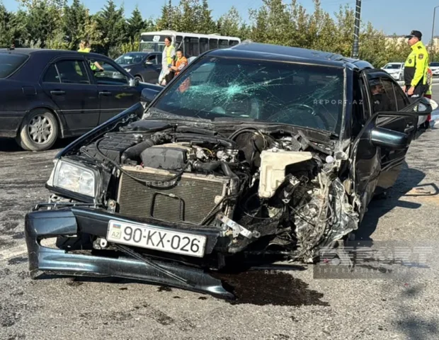 Sumqayıtda mikroavtobusla minik avtomobili toqquşdu: Xəsarət alanlar var – FOTO